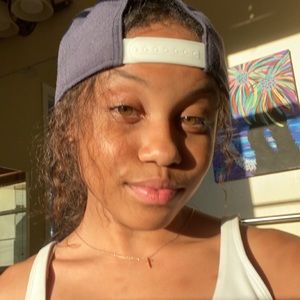 Meet your Posher, Desiree